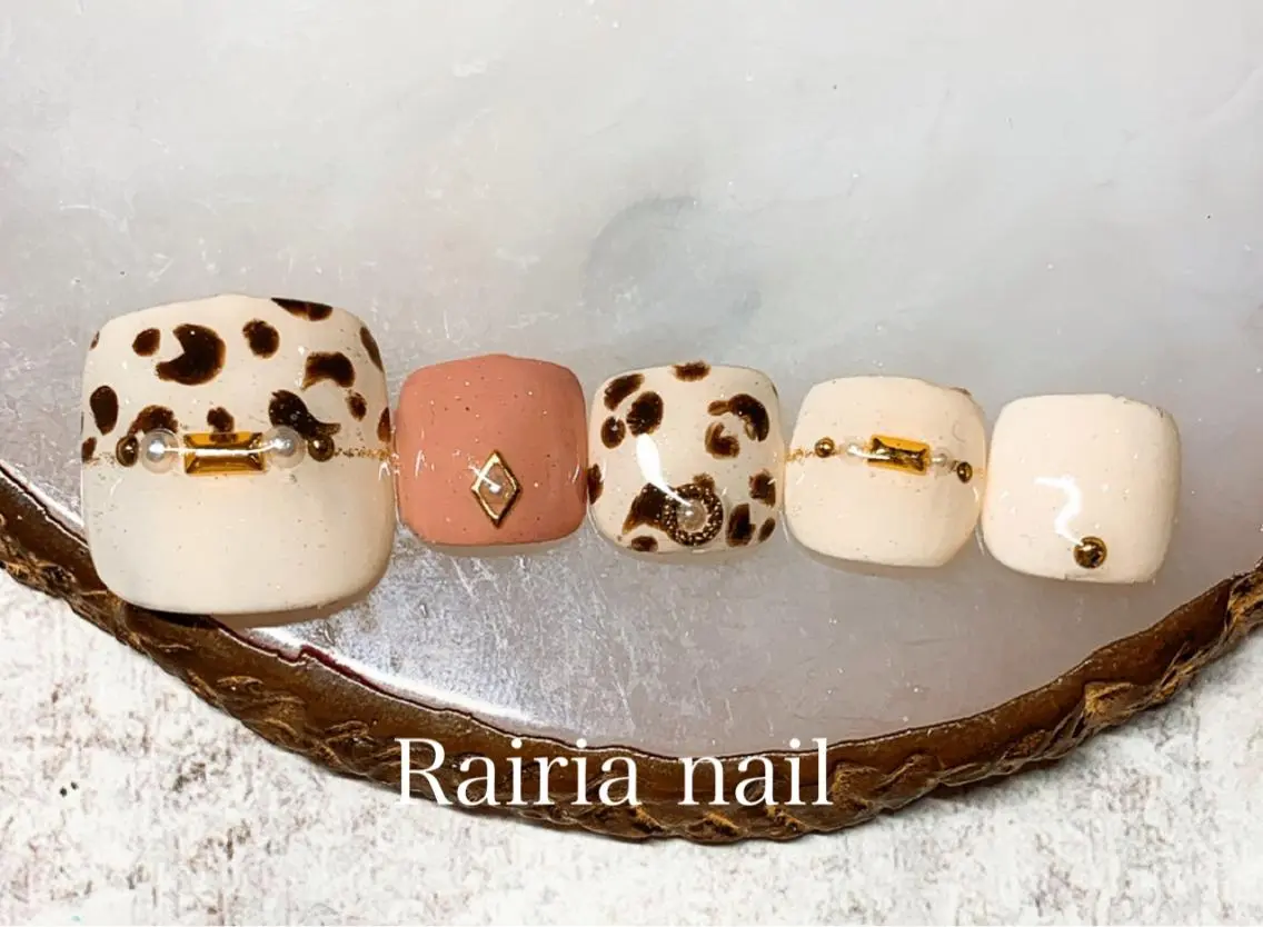 ネイル アートネイル カジュアル フラワーネイル フットネイル ジェルネイル Rairia nail本八幡店のネイルデザイン