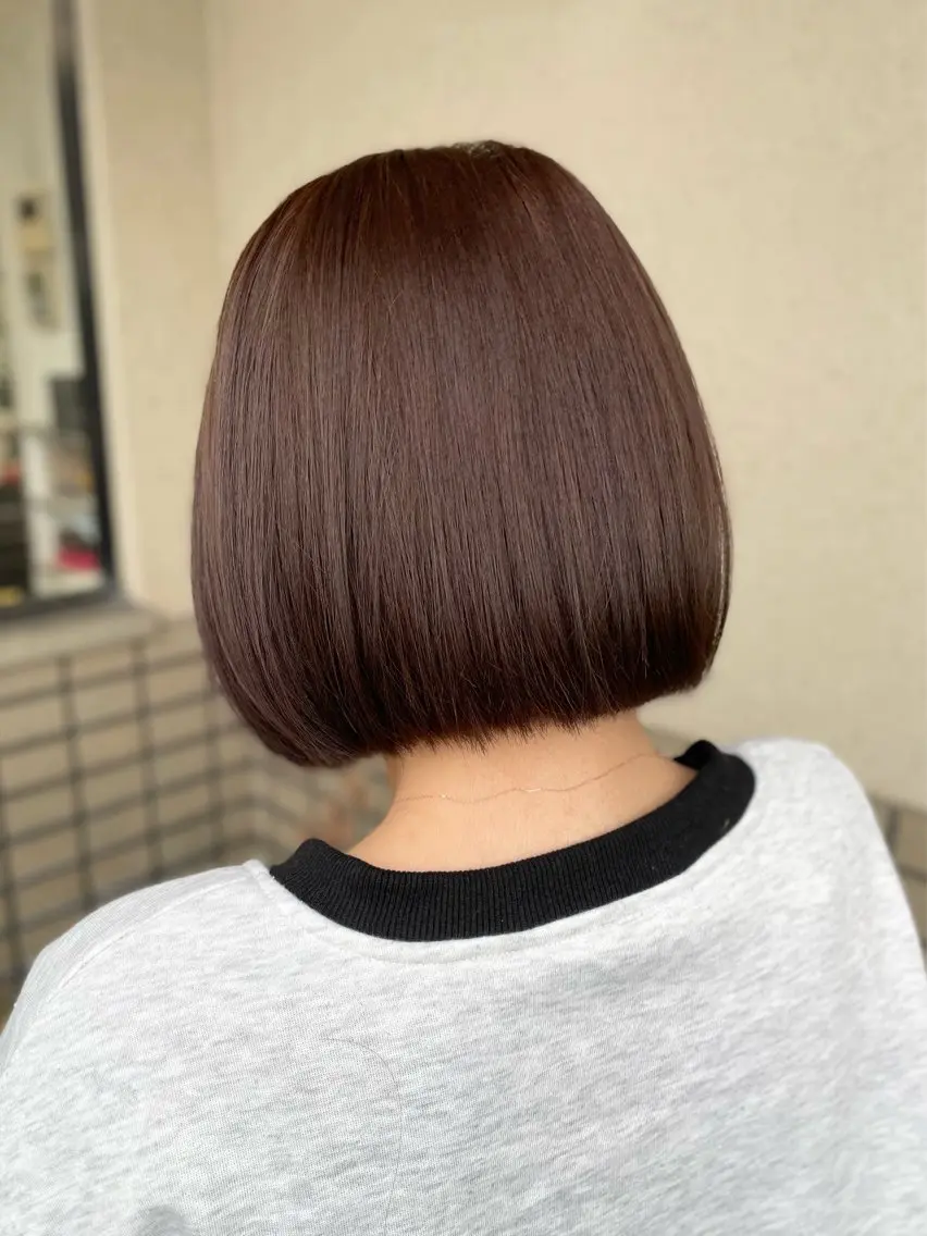 ショート カラー 切りっぱなしボブ アッシュ ボブ カット ヘアカラー トリートメント 沢田 瞳のヘアスタイル