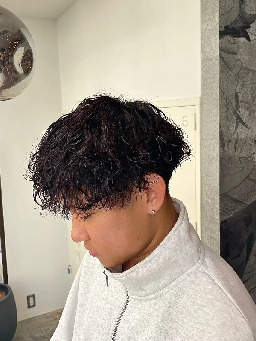 メンズ メンズパーマ 波巻きパーマ NATSUMI 🐻❄️🤍のヘアスタイル