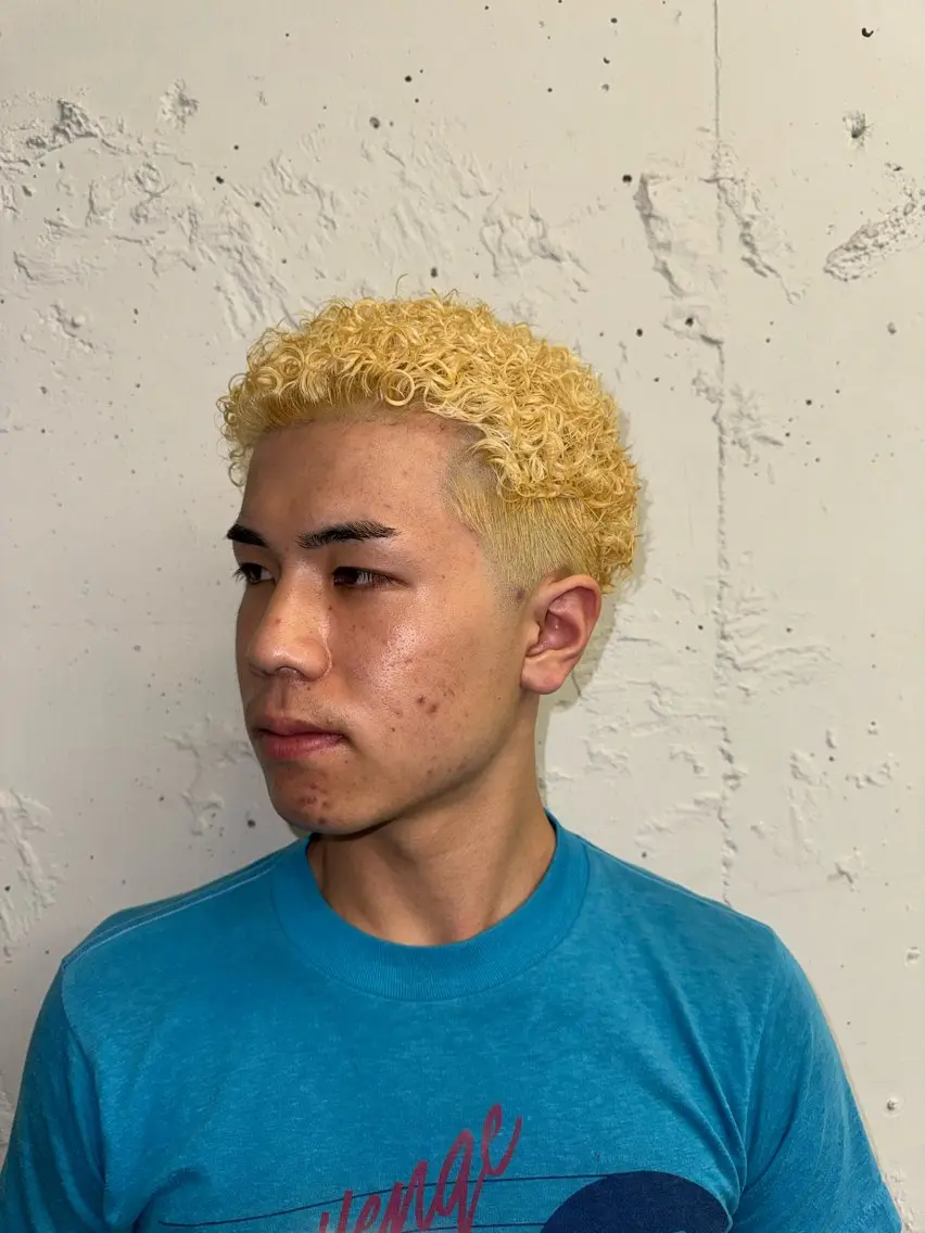 ショート カラー パーマ メンズ メンズブリーチ メンズパーマ メンズショート ブリーチ 抜きっぱなしブロンド カット ヘアカラー トリートメント 💈メンズ特化💈 TASUKUのヘアスタイル