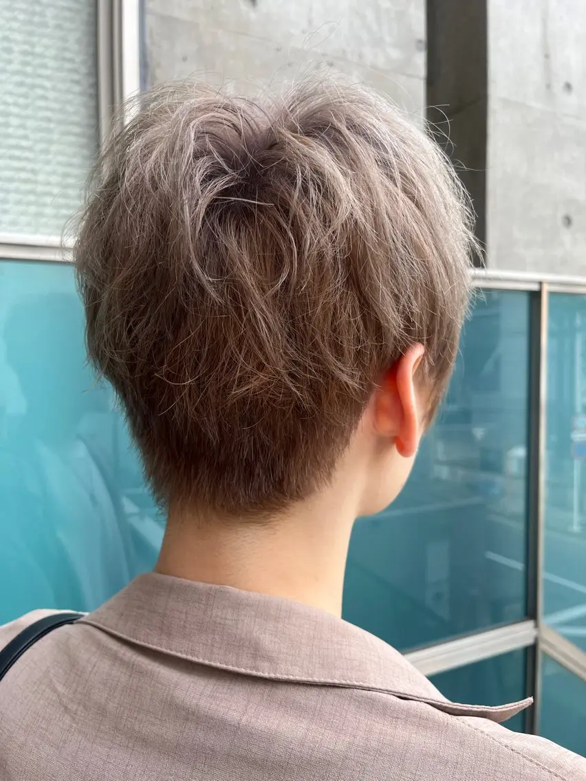 カラー メンズ メンズブリーチ メンズハイライト メンズインナーカラー メンズ韓国風 ブリーチ 久木原 ゆりのヘアスタイル