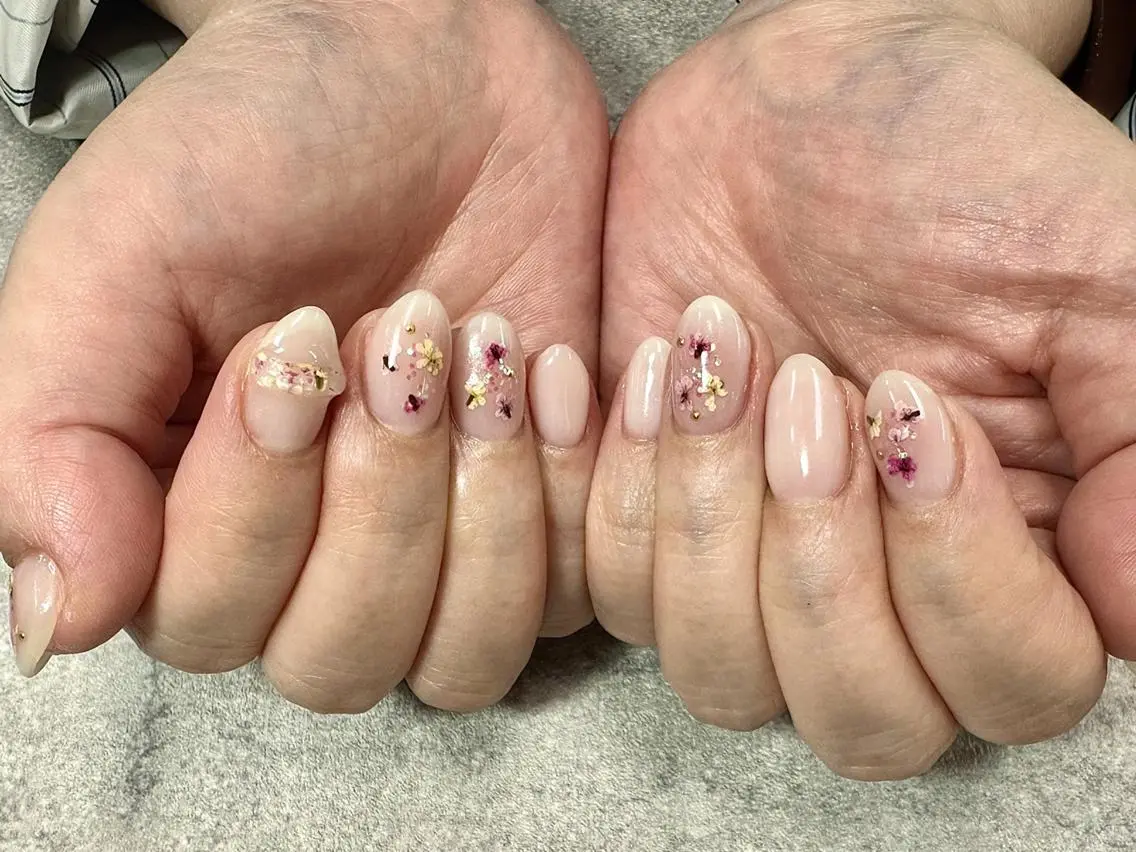 ネイル フットネイル フレンチネイル ジェルネイル ガラスフレンチ グラデーション ハンドネイル ハンドケア FASTNAIL PLUS 新宿店のネイルデザイン