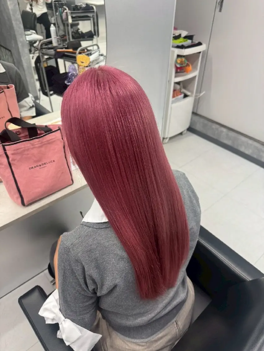 カラー ロング 地雷系🎀ハイトーン 💙荒川結星のヘアスタイル