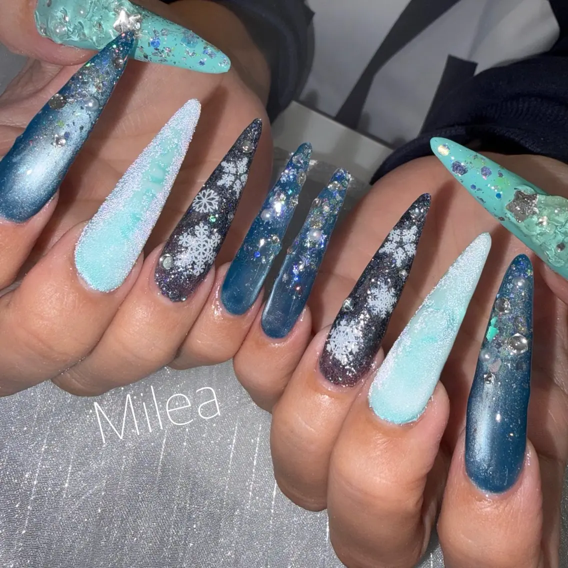 ネイル ハンドネイル Milea🩵 Sayaka🪩のネイルデザイン