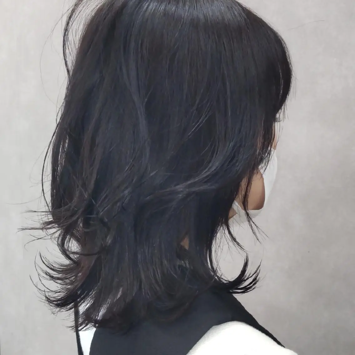ミディアム くびれヘア くびれレイヤー レイヤーカット 北村 恵美のヘアスタイル