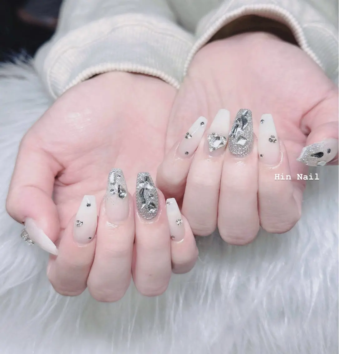 ネイル ハンドネイル HIN NAILのネイルデザイン