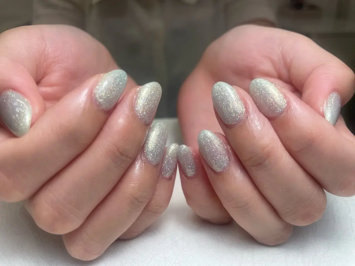 ネイル チークネイル フレンチネイル ジェルネイル ラメ(グリッター) ラメグラデーション MEO NAIL 中野 研修ネイリストのネイルデザイン