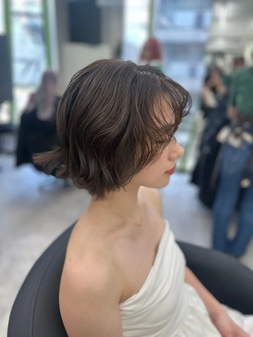 ミディアム カラー ベージュカラー オリーブベージュ カット ヘアカラー 縮毛矯正/艶カラー /髪質改善/なんばのヘアスタイル