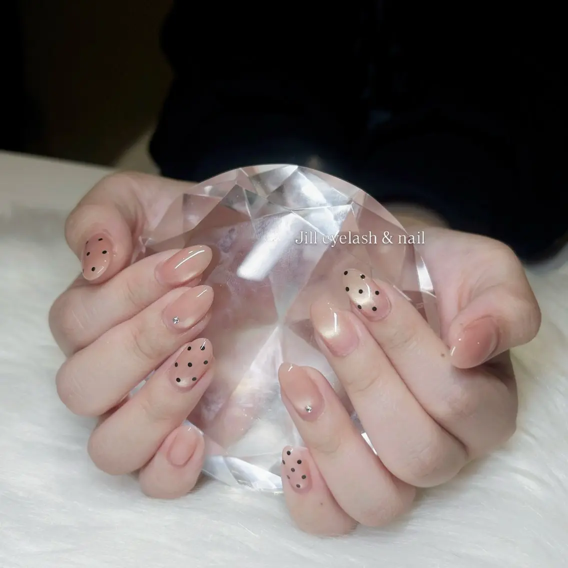 ネイル ドット ami 𝜗𝜚˚⋆のネイルデザイン
