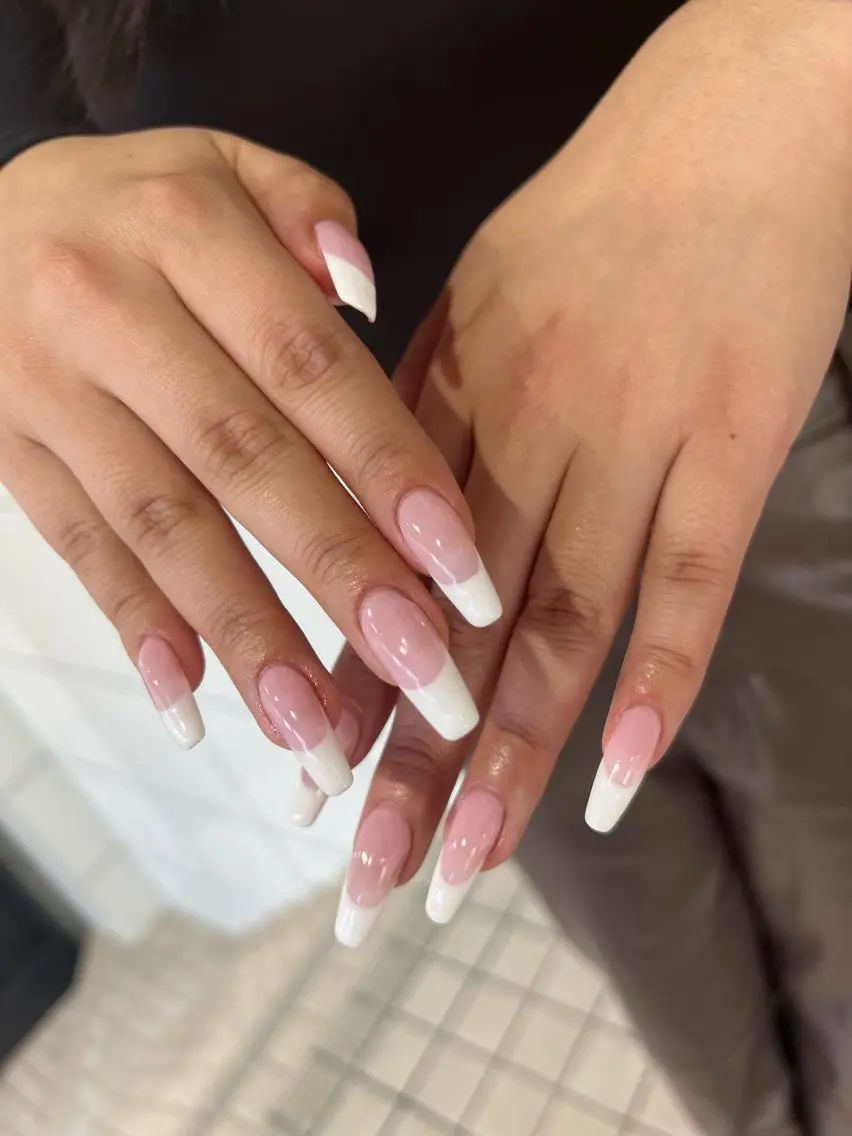 🫶🏽長さだし×ネイル🫶🏽で可愛い爪に❤︎パーツ付け放題🌺の写真