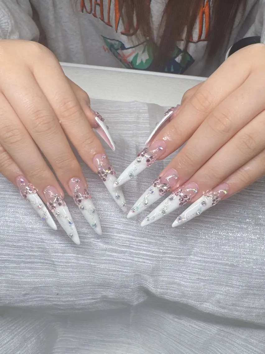 ネイル オーロラネイル チークネイル 長さ出し フットネイル フレンチネイル Lee Nails チップ長さだし専門店のネイルデザイン