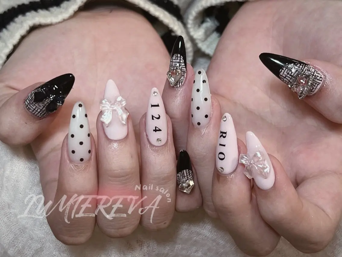 ネイル フラワーネイル フレンチネイル キラキラネイル 韓国ネイル マグネットネイル ハンドネイル Lumiereva nail salonのネイルデザイン