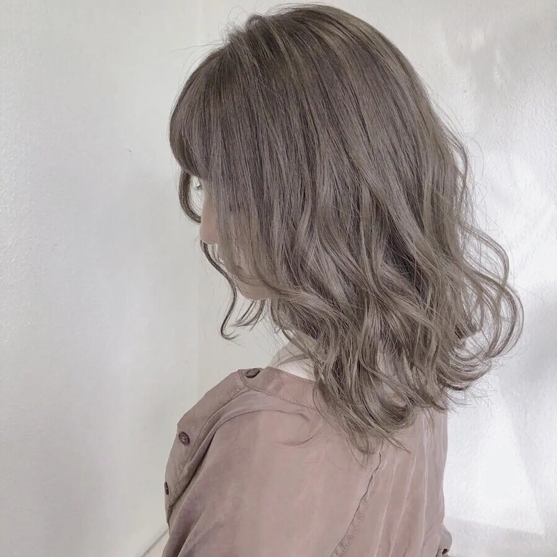 ミディアム ヘアアレンジ カラー 透明感/レイヤー 🇰🇷tomonaのヘアスタイル
