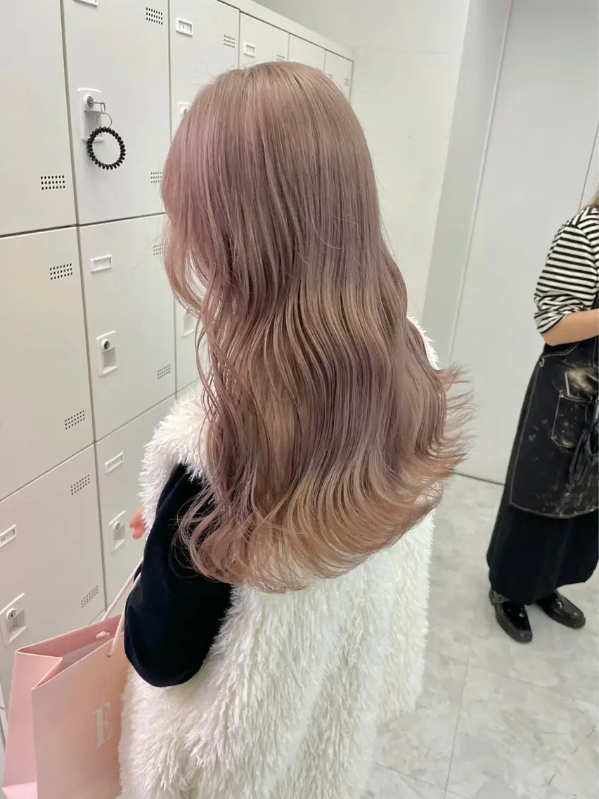ロング カラー ヘアアレンジ 韓国レイヤー&ピンク 艶髪🩶maikoのヘアスタイル