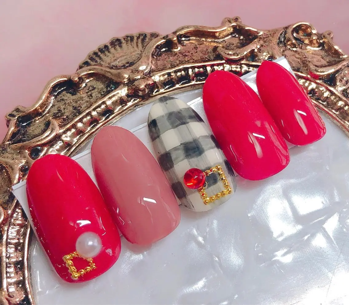 ネイル ハンドネイル CROWN プライベートサロンのネイルデザイン