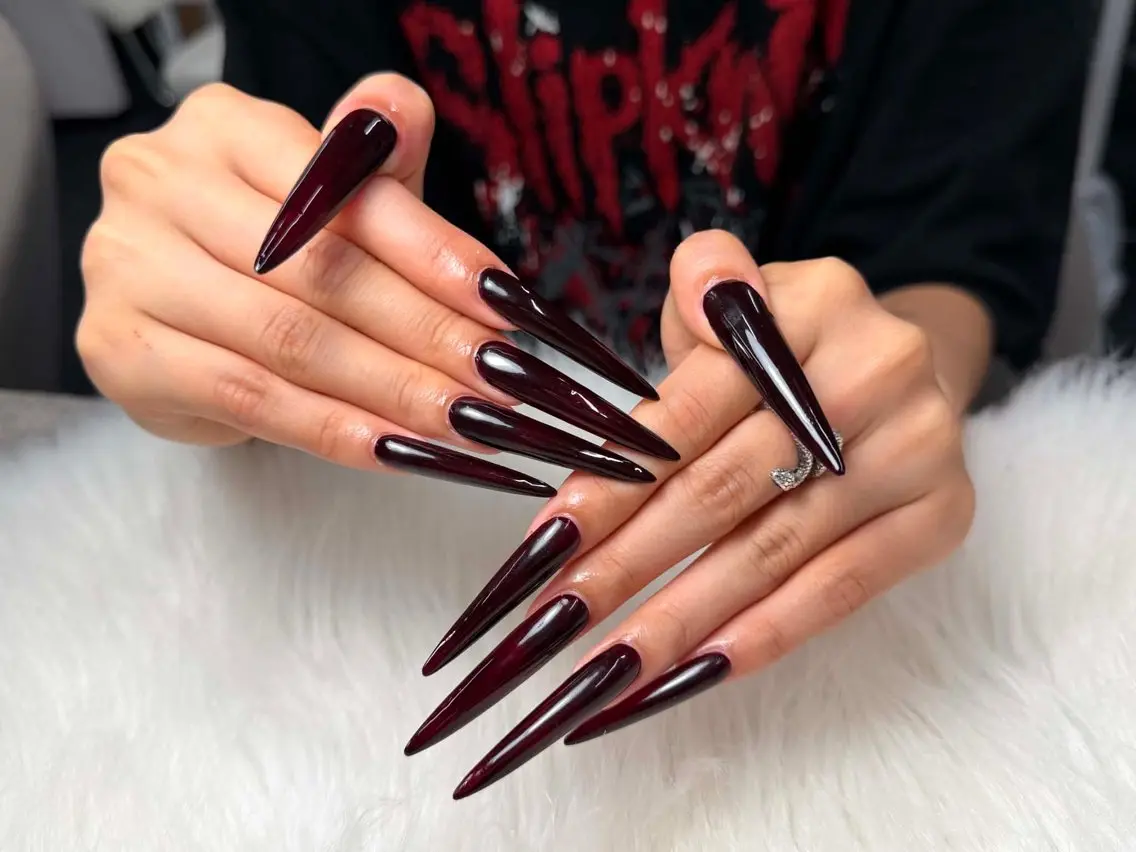 ネイル アートネイル ボルドー フレンチネイル ジェルネイル 氷ネイル・うるうるネイル ハンドネイル Julie NailSalonのネイルデザイン