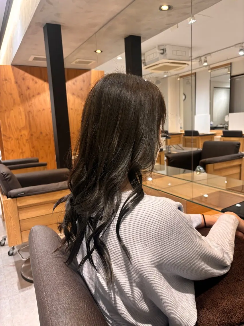 カラー ベージュカラー オリーブベージュ 小林 琉花のヘアスタイル