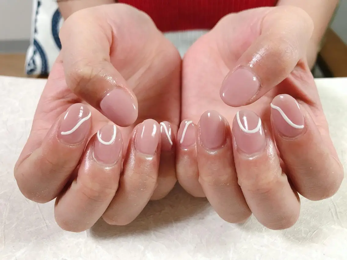 ネイル ホワイト ハンドネイル mogunail &blowのネイルデザイン