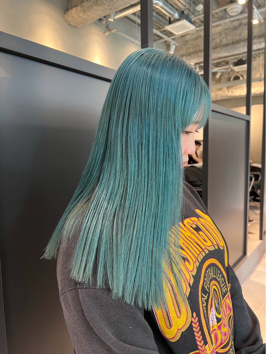 ロング ヘアカラー miyu ブリーチカラーのヘアスタイル