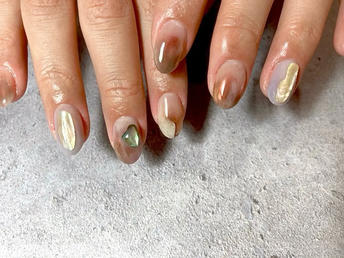 キッズ ネイル ジェルネイル マグネットネイル ミラーネイル ニュアンスネイル オフィスネイル illum hicariのネイルデザイン