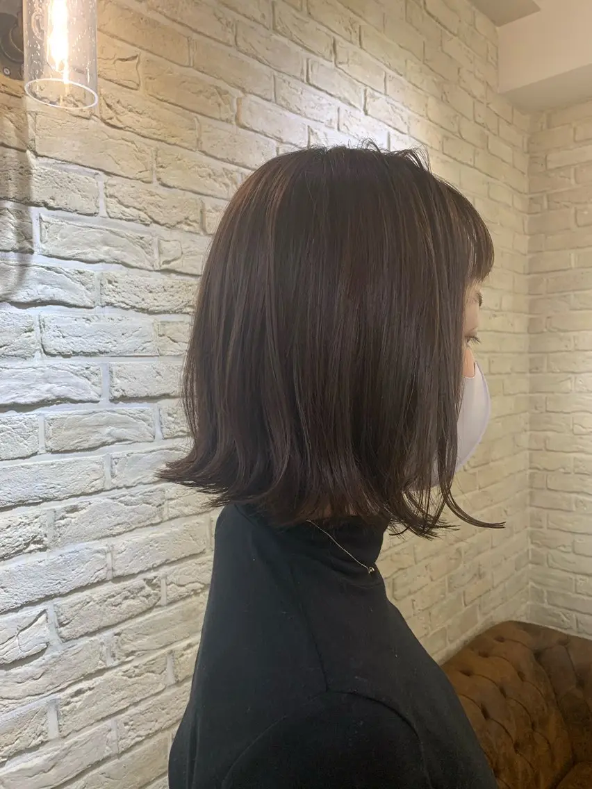 ミディアム ボブ 河上 麻衣/白髪ぼかしのヘアスタイル