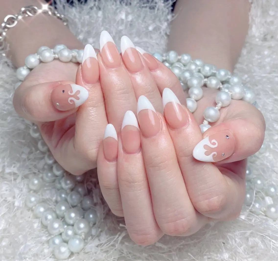 ネイル オーロラネイル チークネイル 長さ出し フットネイル フレンチネイル ハンドネイル ハンドケア NaNa nailのネイルデザイン