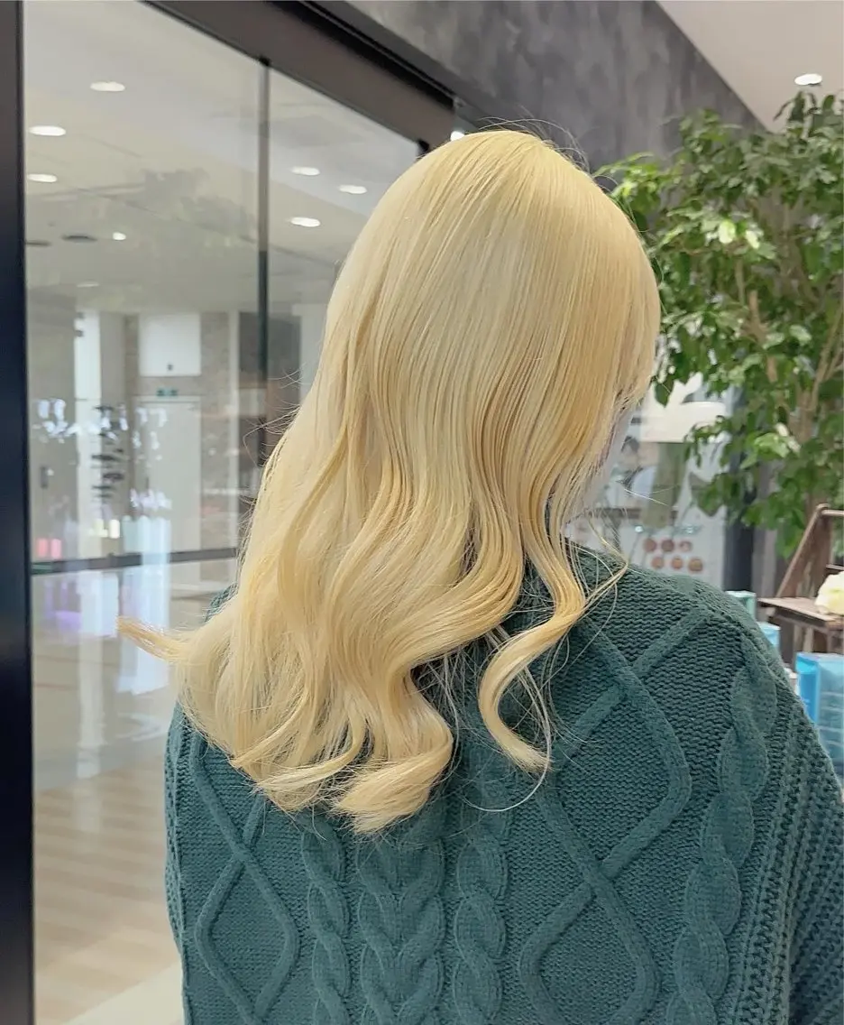 セミロング NAKAHARA TSUKUSHIのヘアスタイル