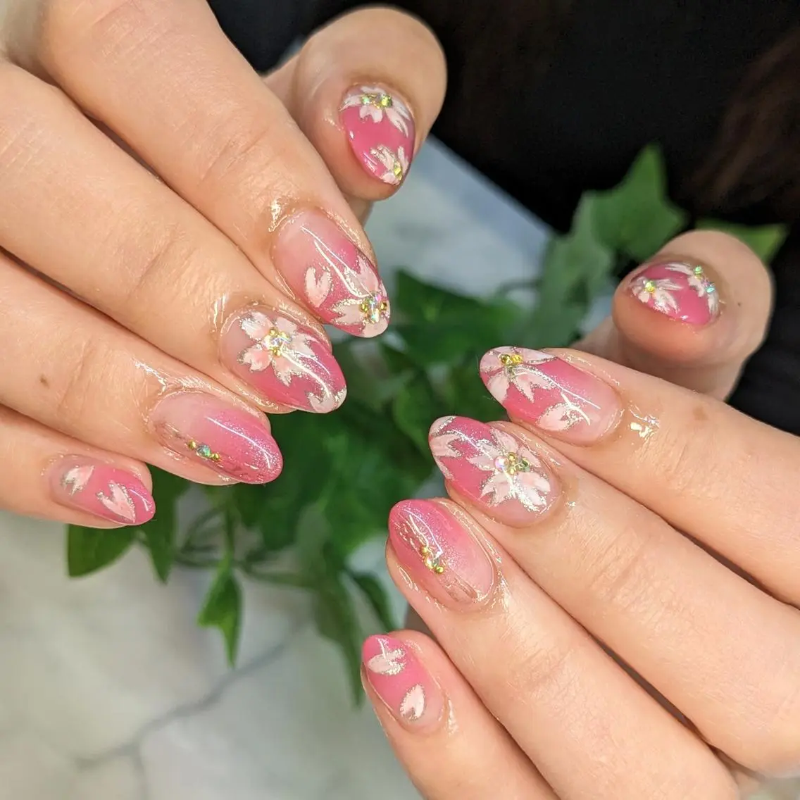 ネイル 桜ネイル グラデーション ピンク 春ネイル ハンドネイル ネイルサロンベルティ .keikoのネイルデザイン