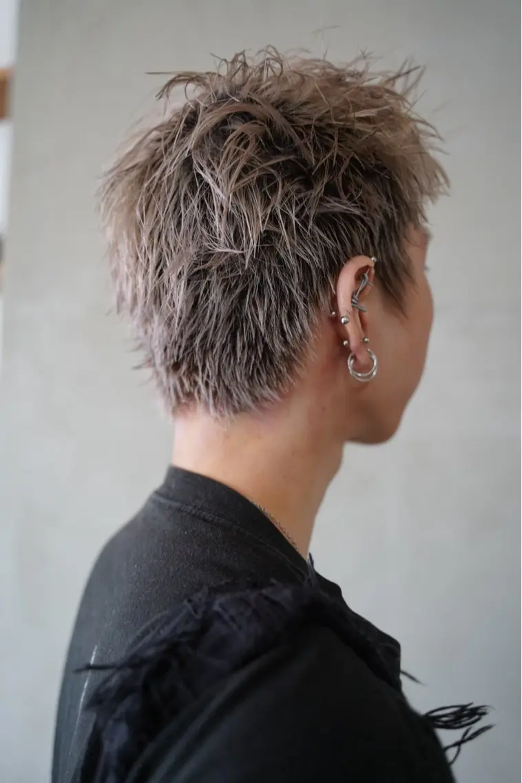 ショート カラー メンズ 石江 奈琉のヘアスタイル