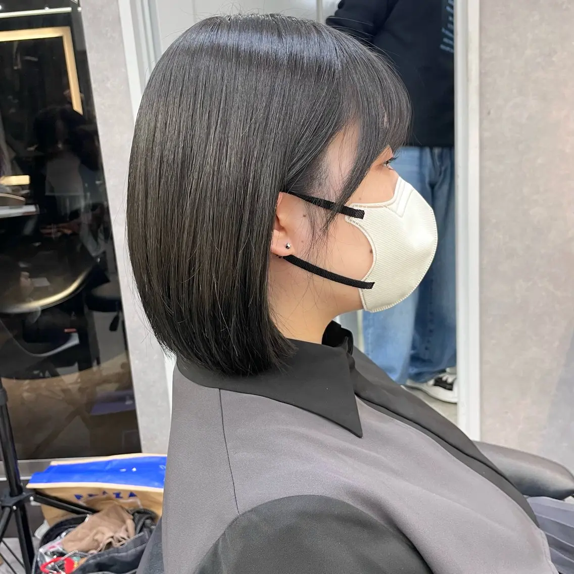 【平日限定・ロング料金なし】🌏全体カット+艶カラー✨内部補修スチームトリートメント付✨ぱつっとボブ/韓国風ボブ/透明感の写真