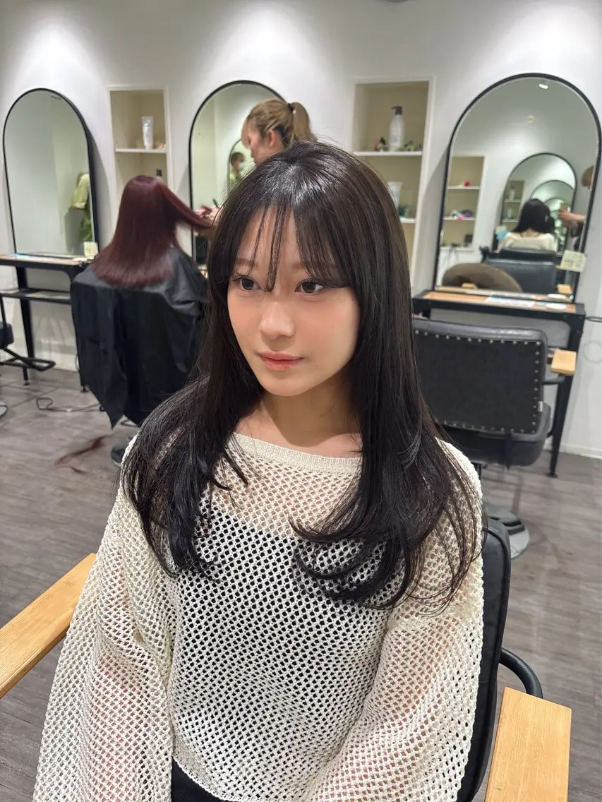 セミロング カラー レイヤーカット cocotte宜喜 弘希のヘアスタイル