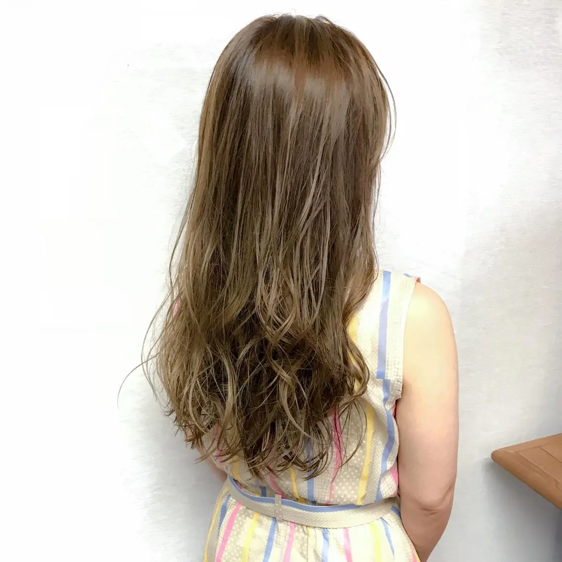 ロング カラー アッシュ イルミナカラー ミルクティーアッシュ ヘアカラー トリートメント 酸性縮毛矯正 店長浅野太郎のヘアスタイル