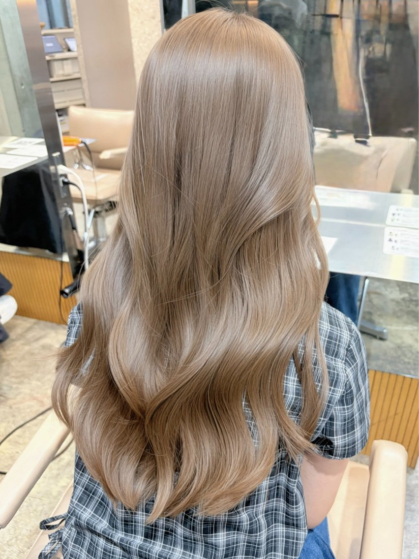 ロング カラー ヘアカラー トリートメント 自分らしさと愛され ハイトーンカラーみわのヘアスタイル