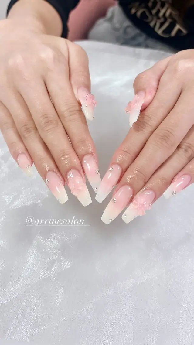 ネイル ハンドネイル akari🎀 京橋 ARRINEのネイルデザイン