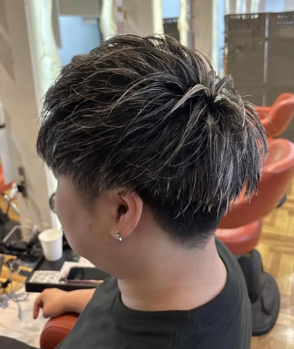 ショート カラー メンズ メンズハイライト メンズパーマ デザインカラー ハイライトカラー ハイライト カット ヘアカラー 北脇 健治のヘアスタイル