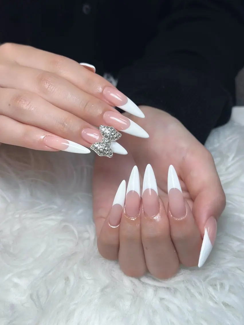 ネイル チークネイル ドット フレンチネイル グラデーション ハート ハンドネイル Julli NailStudioのネイルデザイン