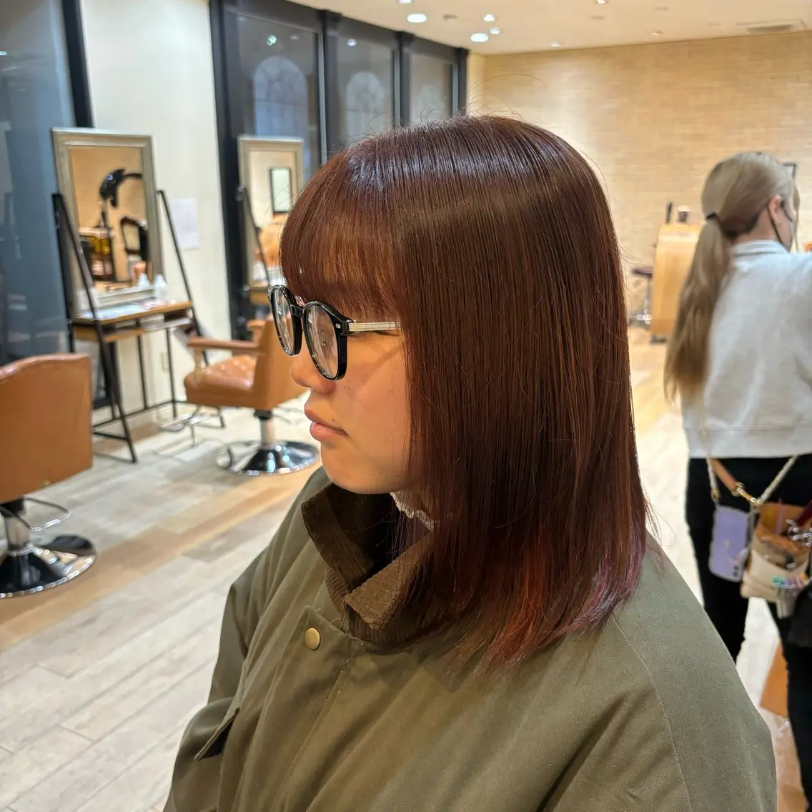 カラー ヘアカラー トリートメント しおり🍬 KOKORO🤍のヘアスタイル