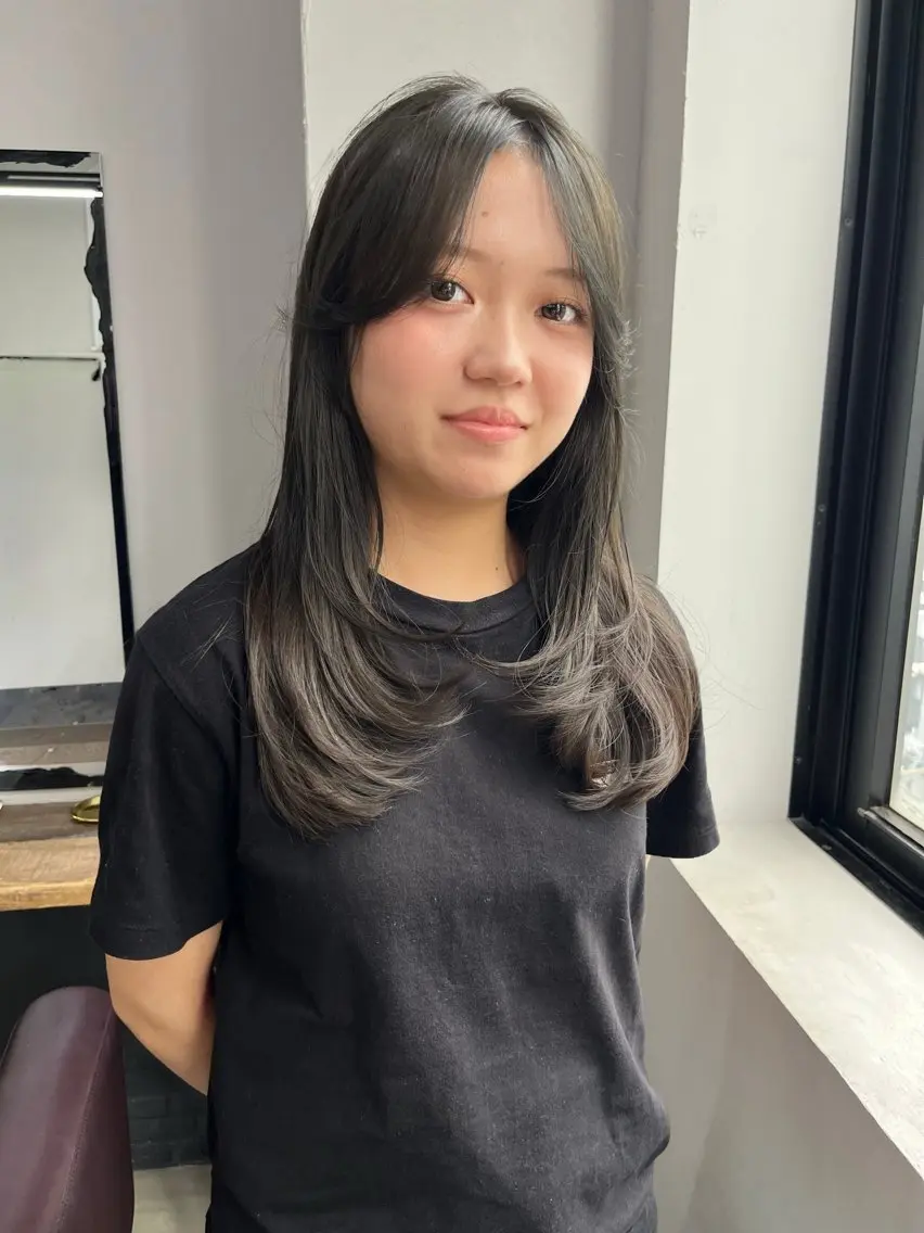 セミロング カラー 透明感カラー オリーブカラー レイヤーカット カット ヘアカラー トリートメント 🤍ボブ/顔周り カット/🤍honoのヘアスタイル