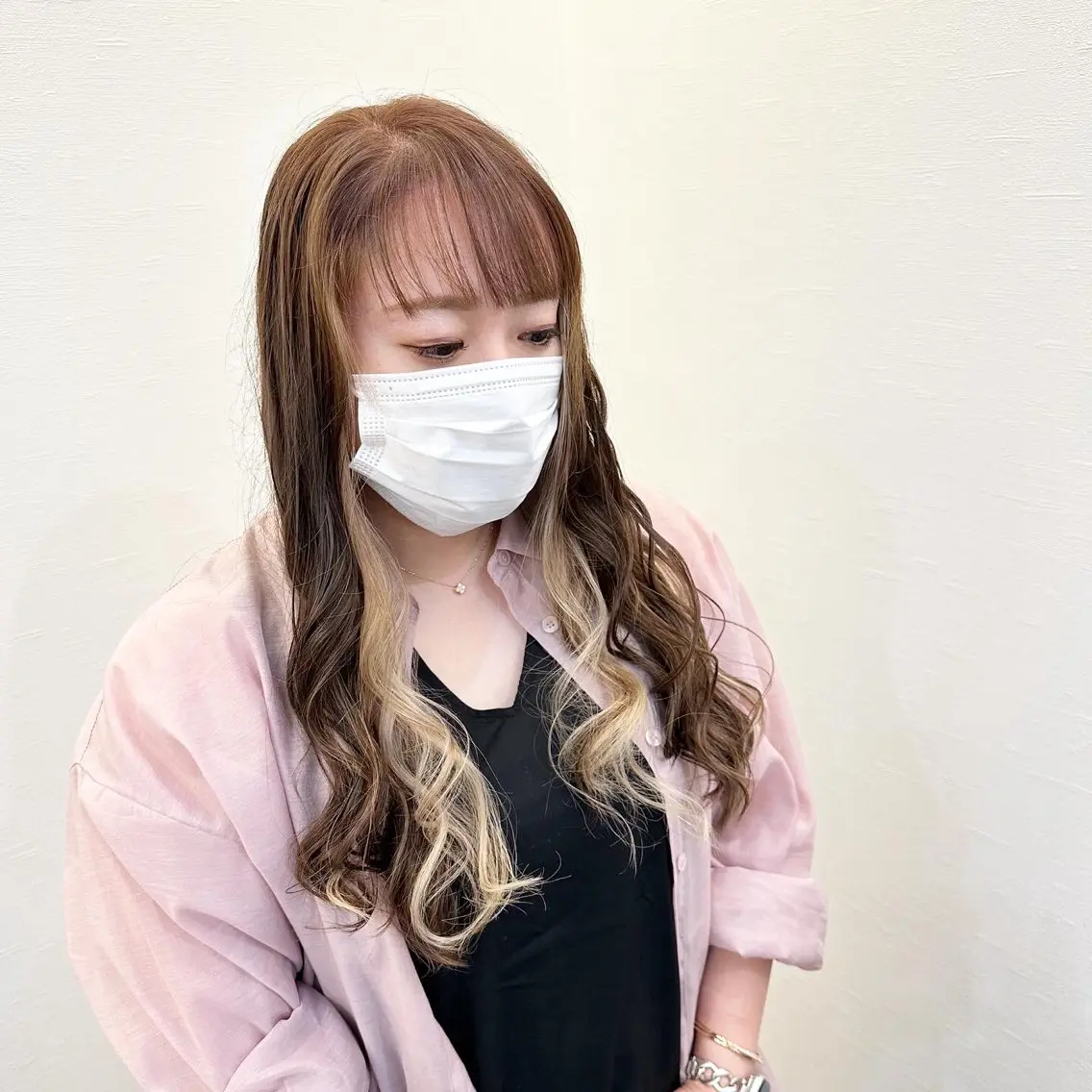 カラー ツノガイ エリのヘアスタイル