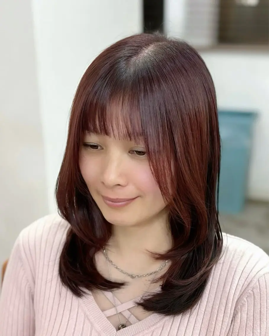 ミディアム レイヤーカット 金子 千登のヘアスタイル