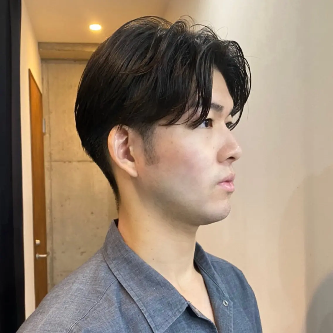 ショート メンズ センターパート 刈り上げ ショートヘア センターパート/ニ ュアンスパーマのヘアスタイル
