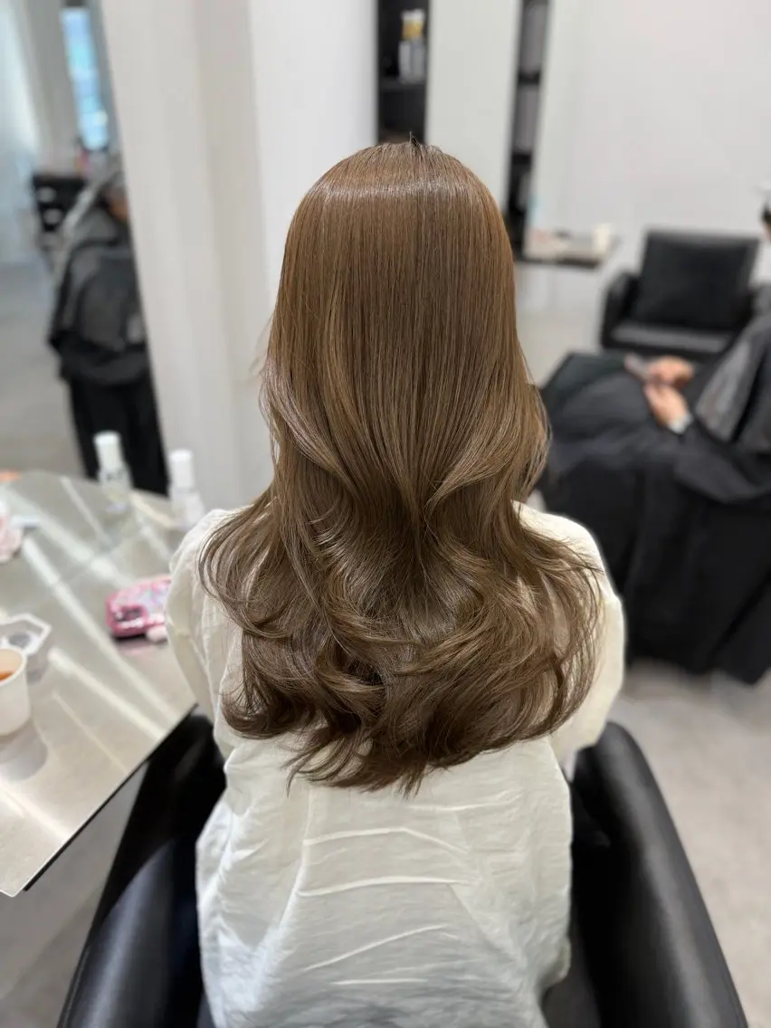 ロング ケアカラー ヘアカラー 髪質改善× ブリーチなしyutoのヘアスタイル