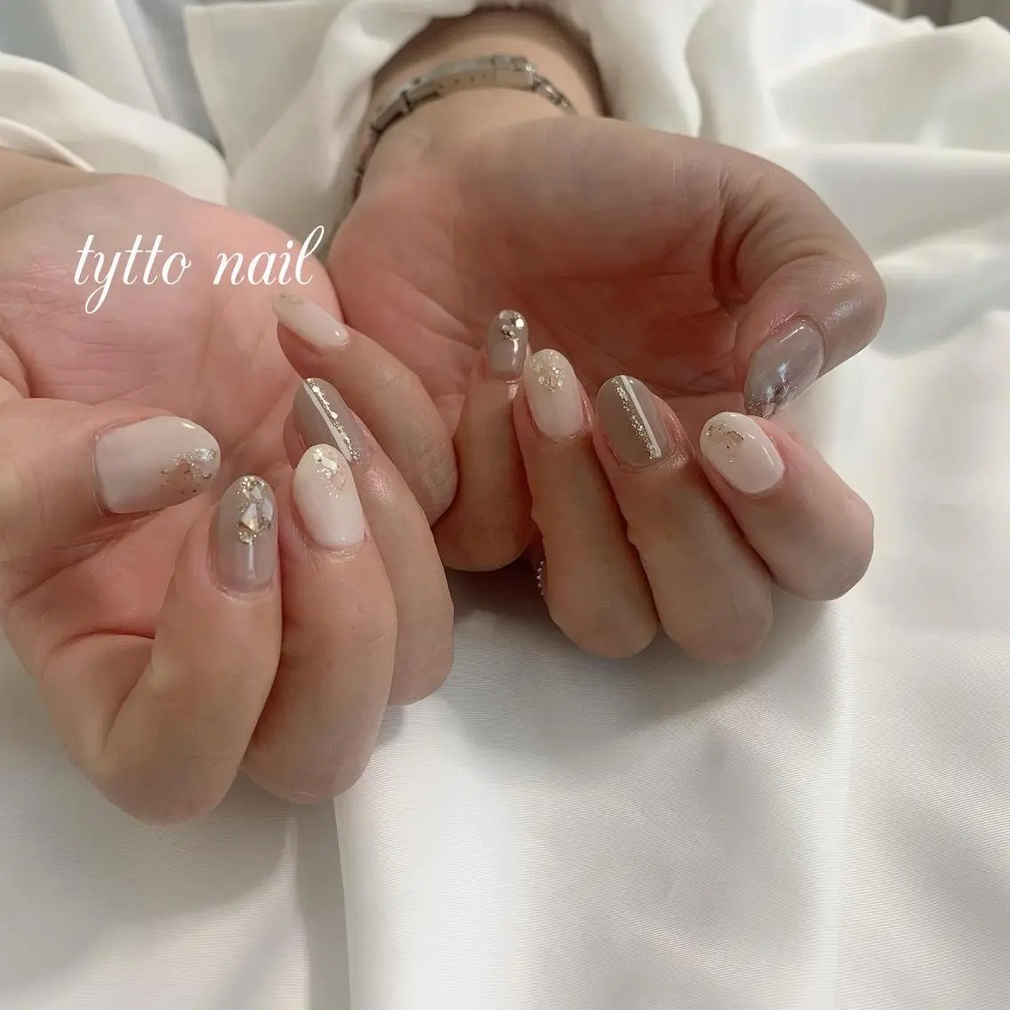 ネイル ラメ(グリッター) オフィスネイル シンプルネイル ホワイト ハンドネイル tytto nail ❤︎‪‪eri‪‪のネイルデザイン