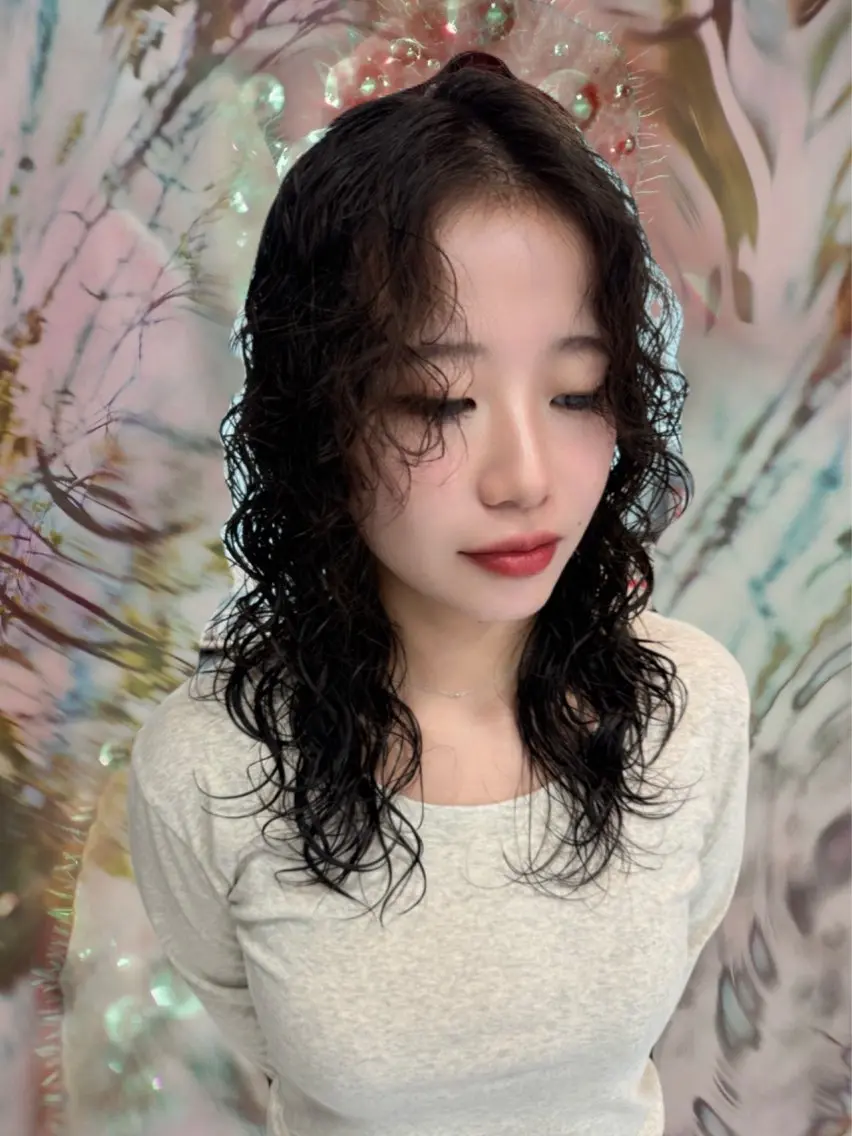 セミロング パーマ ᴘʀɪᴢᴇ 🌜 ᴀɴʀɪ 🌜のヘアスタイル