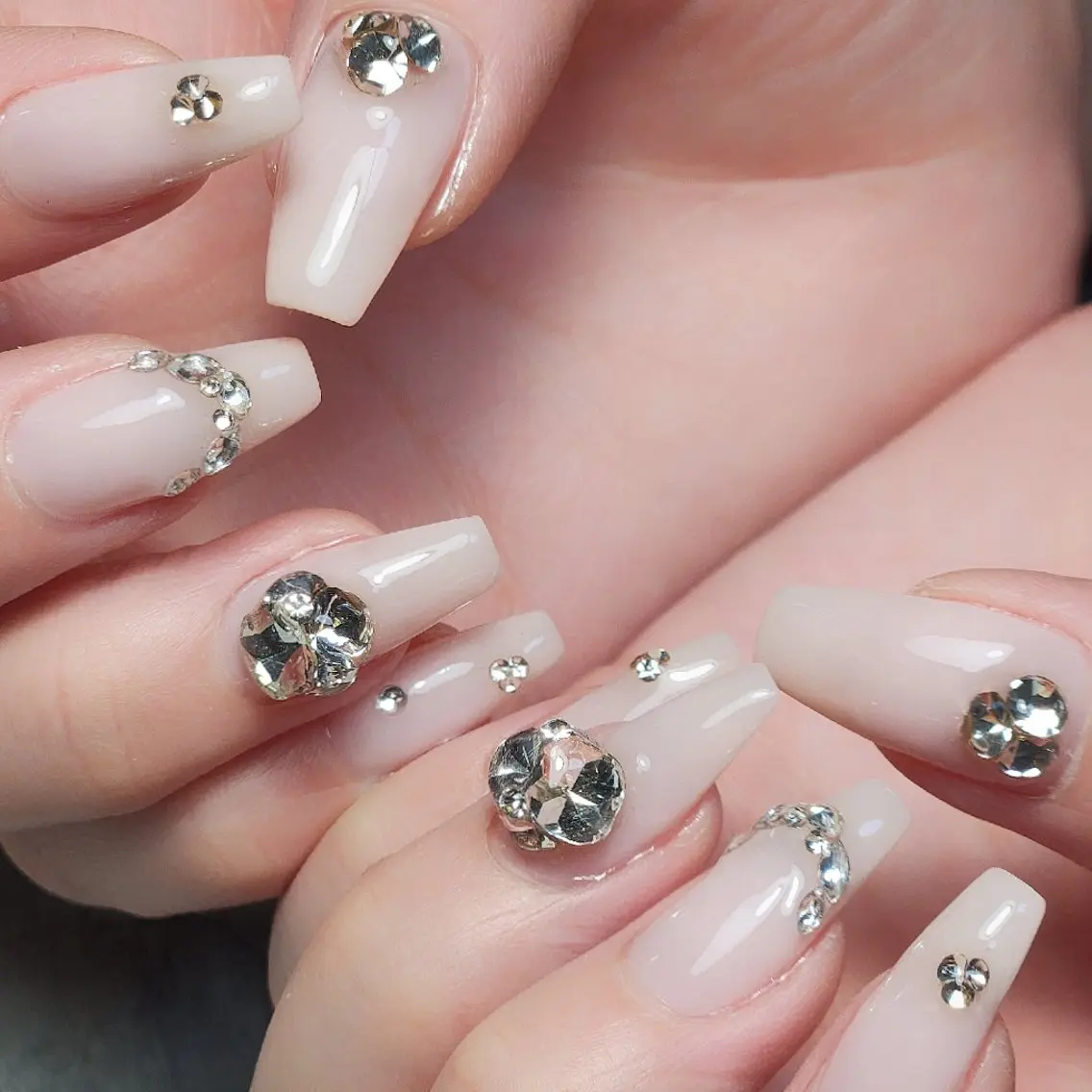 ネイル 持ち込み ワンホンネイル ホワイト ハンドネイル 個人サロン saltnailのネイルデザイン