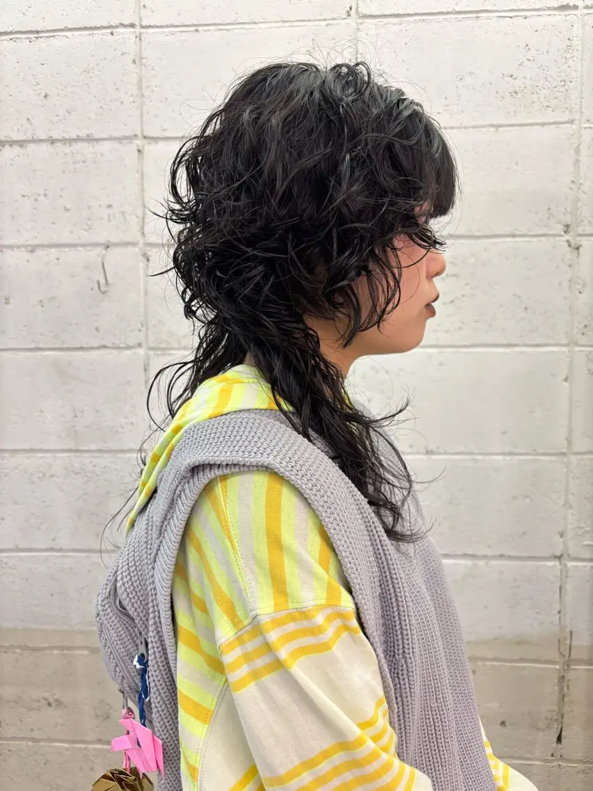 ロング パーマ ウルフカット スパイラルパーマ CACHÉ ワカナ🎀のヘアスタイル