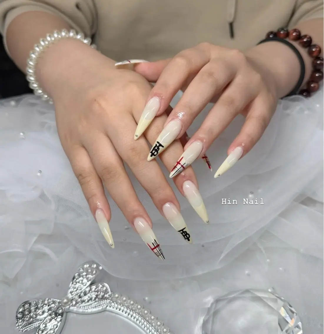 ネイル ハンドネイル HIN NAILのネイルデザイン