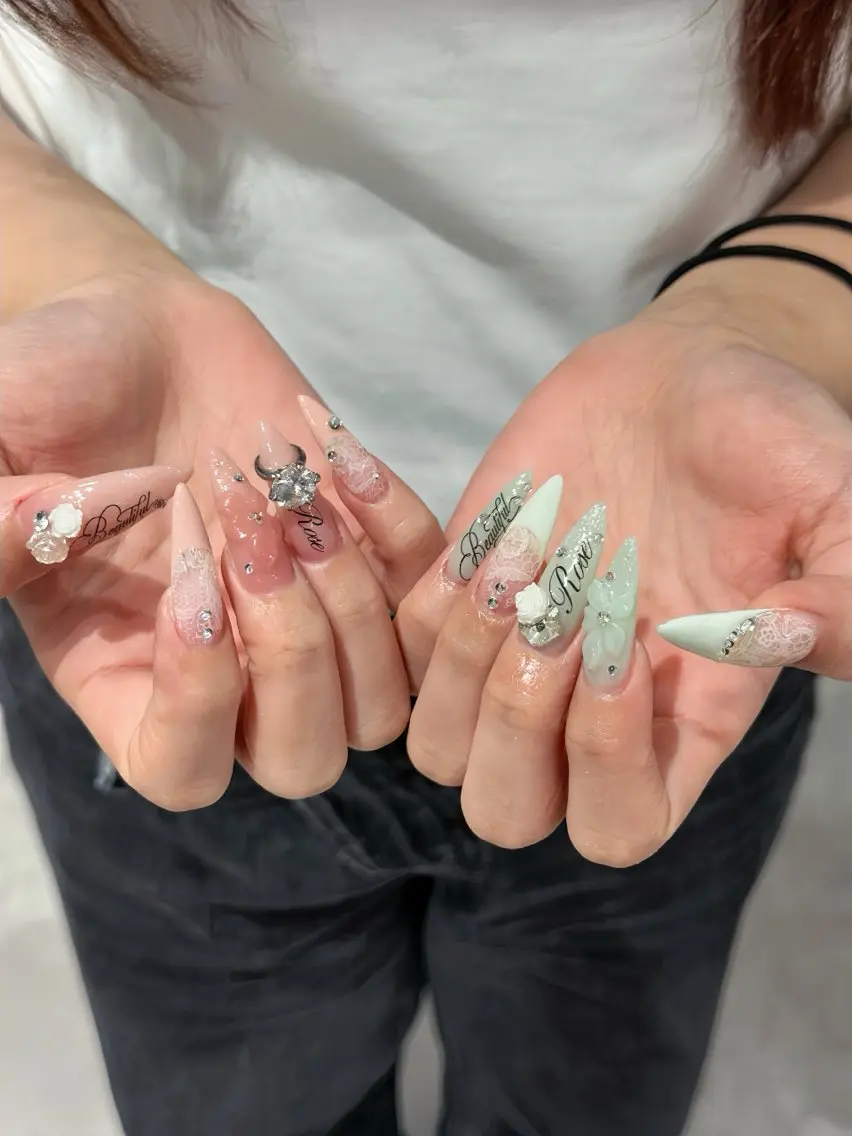 ネイル チークネイル ドット フレンチネイル グラデーション ハート ハンドネイル ハンドケア Eli Muse 新宿ネイルのネイルデザイン