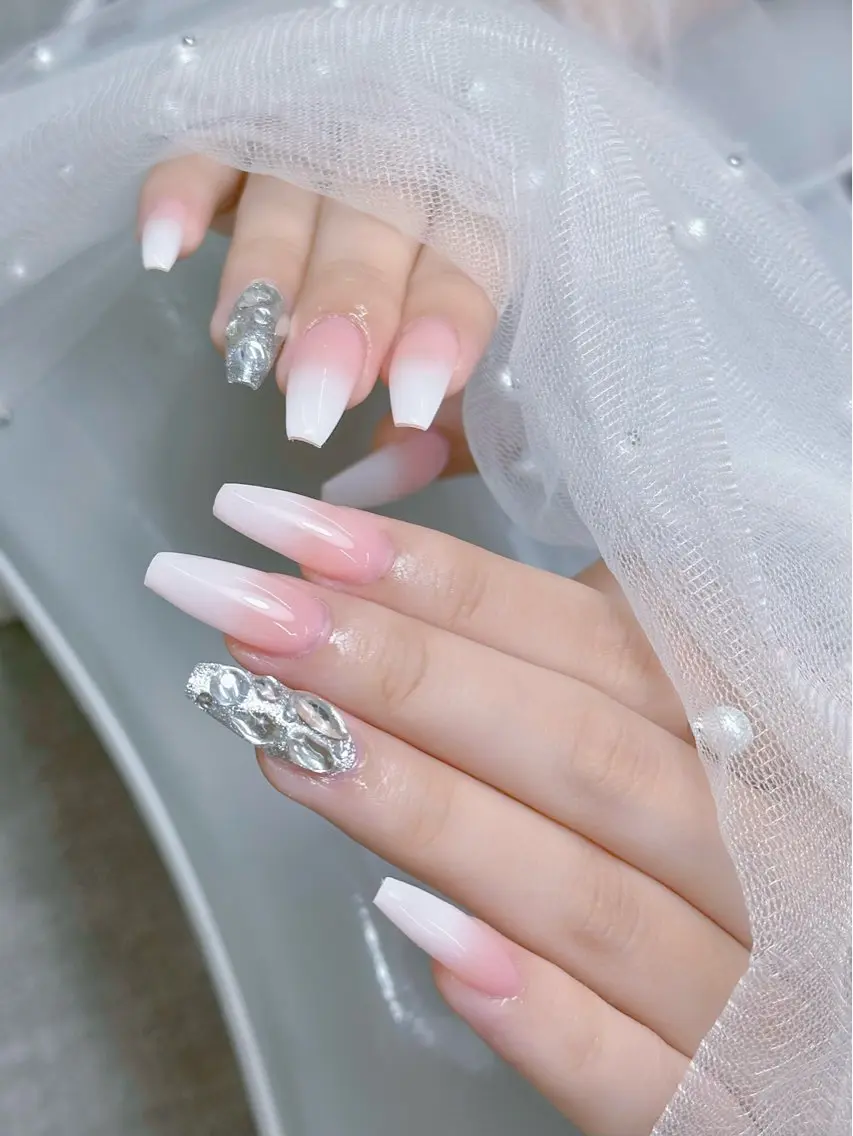 ネイル アートネイル ジェルネイル 韓国ネイル ニュアンスネイル ハンドネイル Luna Nail.Novaのネイルデザイン