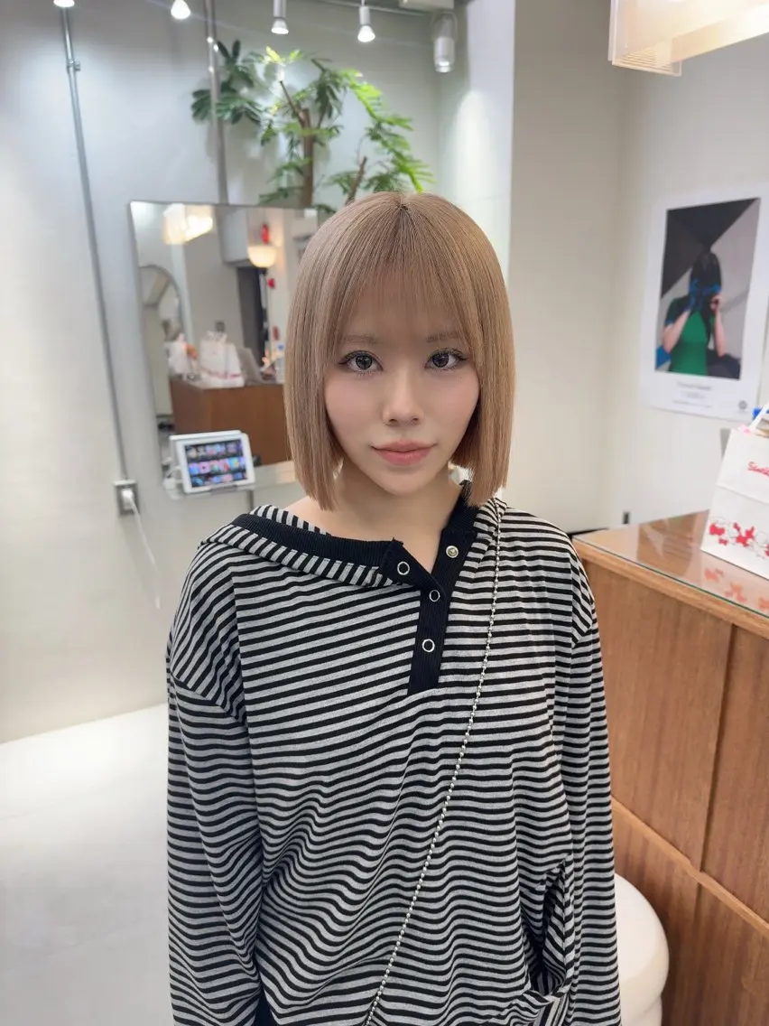 ショート カラー ヘアカラー MIES amane(アマネ)のヘアスタイル
